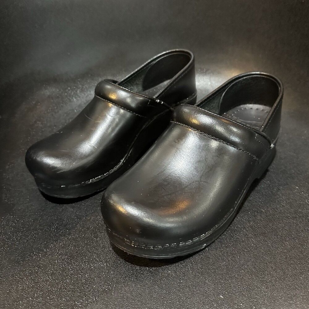 Dansko Women's Black Leather Comfort Clog Slip Resistant Padded EU 37 US 6